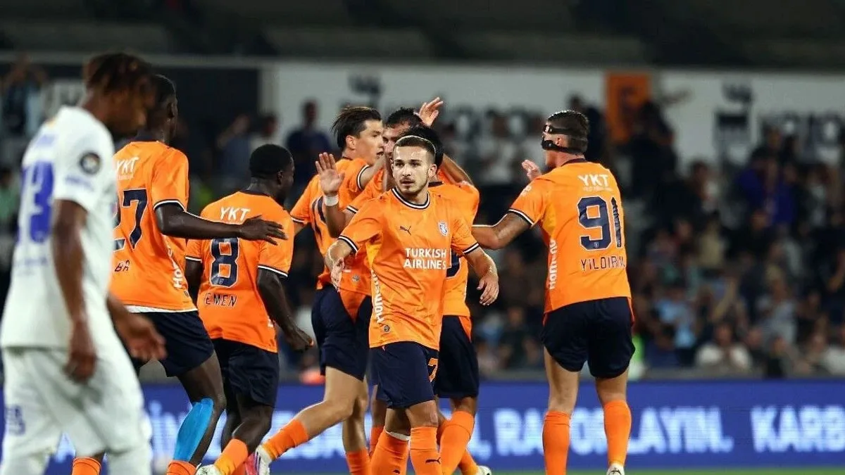 Başakşehir tur için sahaya çıkıyor