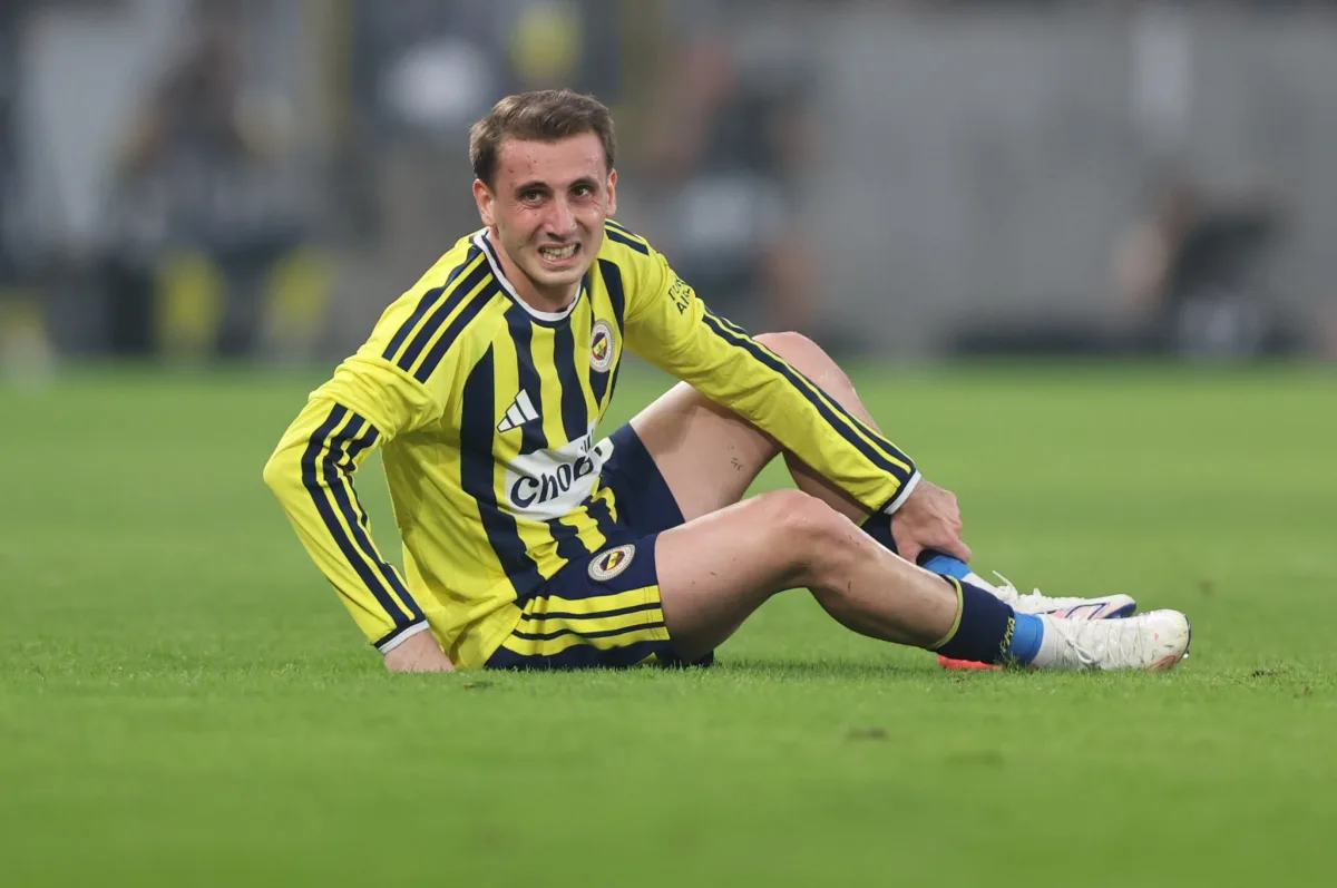 Fenerbahçe turu atlasa da taraftar o futbolcuya tepkili! 'Acilen Leao'yu alın'