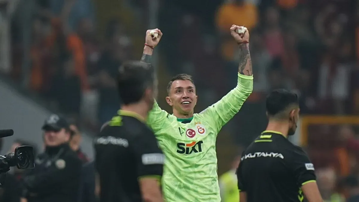 Muslera'dan Galatasaray formasıyla son sözler! "Burası ikinci ülkemiz"