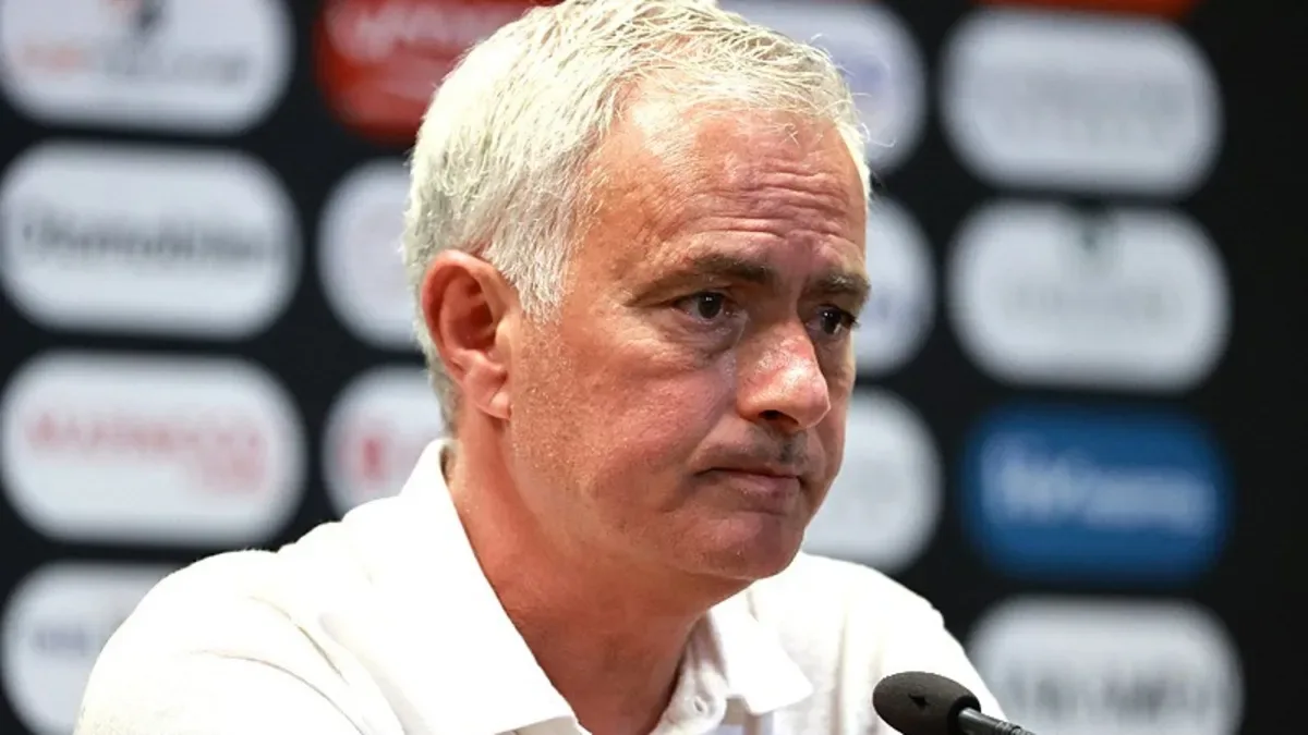 FENERBAHÇE HABERİ | Mourinho'nun ekibinde yaprak dökümü! 4 isim...