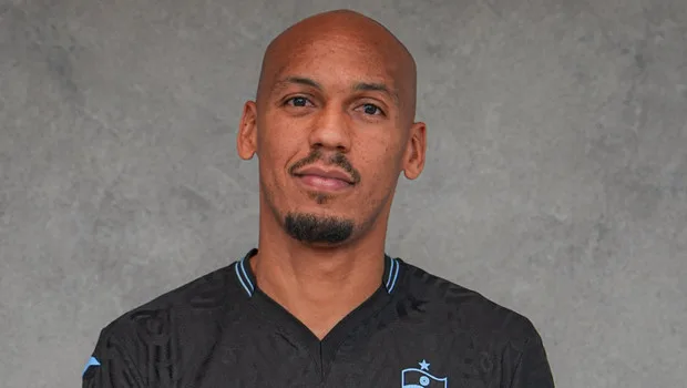 Trabzonspor, Fabinho transferinin detaylarını açıkladı! Trabzonspor, 32 yaşındaki Brezilyalı futbolcu Fabinho ile 2 yıllık anlaşma sağlandığını açıkladı. Trabzonspor, Brezilyalı orta saha oyuncusu Fabinho'nun transferini KAP'a bildirdi. Bordo-mavililer, Fabinho ile 2 yıllık sözleşme imzalandığını duyurdu. Trabzonspor, Brezilyalı futbolcuya her bir sezon için 2.6 milyon euro garanti ücret ve 1.4 milyon euro imza ücreti ödeneceği belirtildi. İşte Trabzonspor'un açıklaması; Trabzonspor, Fabinho transferinin de