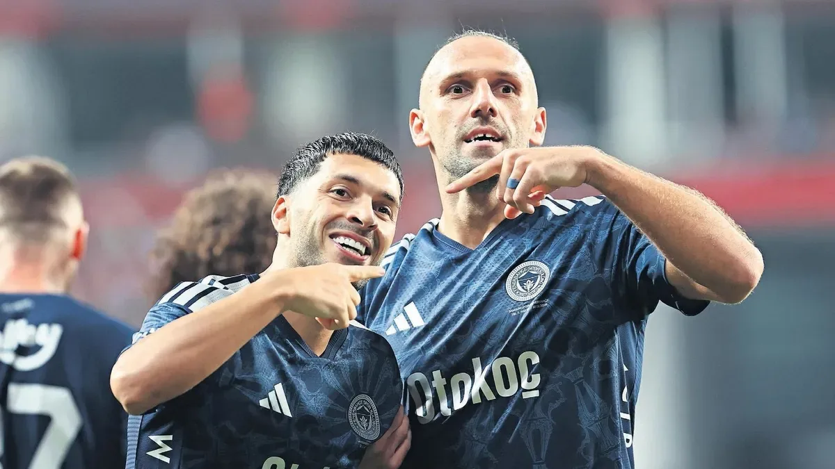 Gözün Aydın Fenerbahçe!