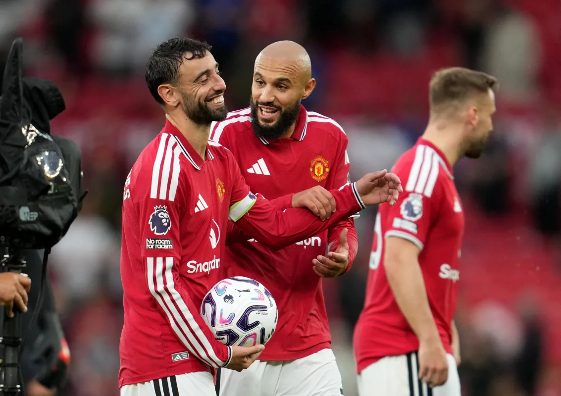 Fernandes hat-trickle Old Trafford'u ateşledi