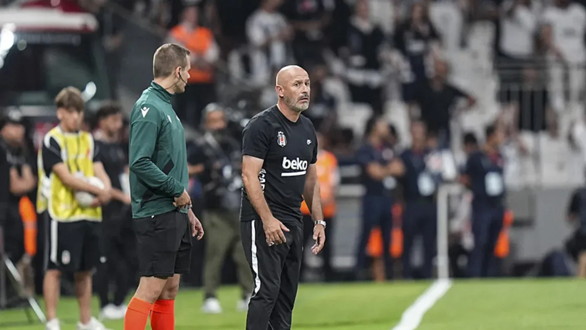 Beşiktaş'ta Vincenzo Italiano'ya tribünlerden destek!