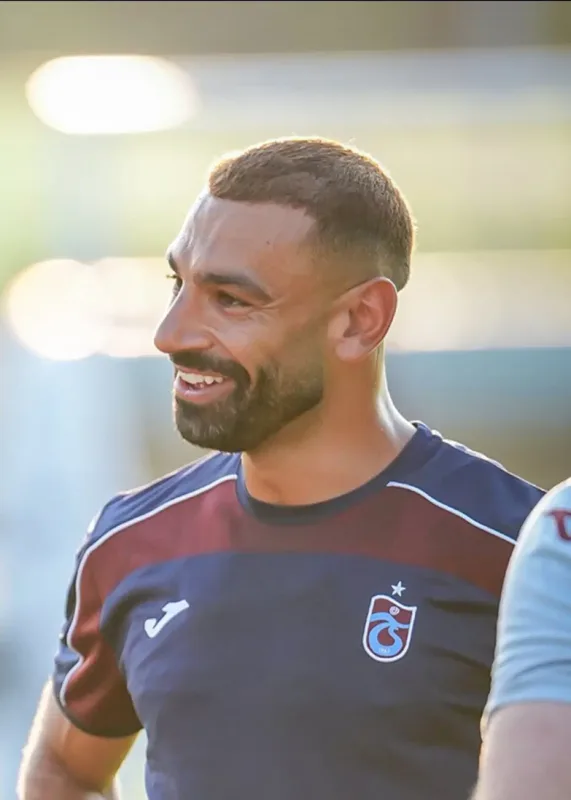 Salah ayağının tozuyla antrenmana çıktı