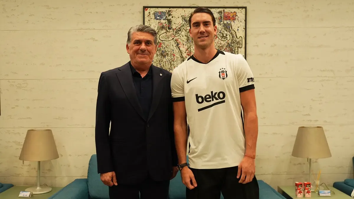Vlahovic'in lisansına flaş açıklama geldi