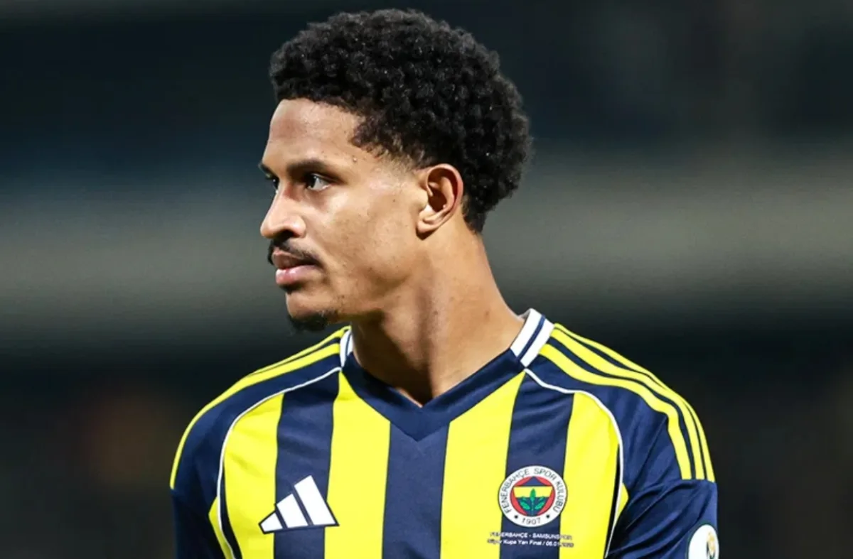 Fenerbahçe Oosterwolde'u Roma'ya hediye etti