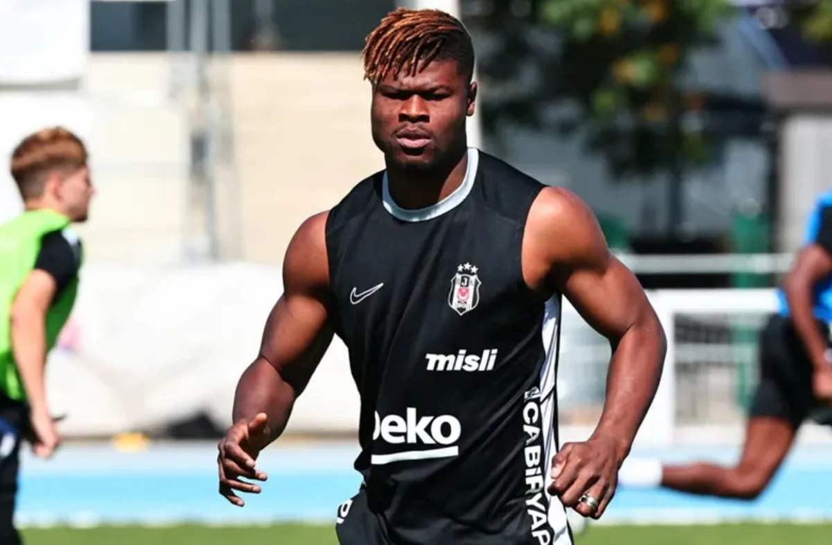 Agbadou düşünülmüyor: Ama o da ayrılığı düşünmüyor!
