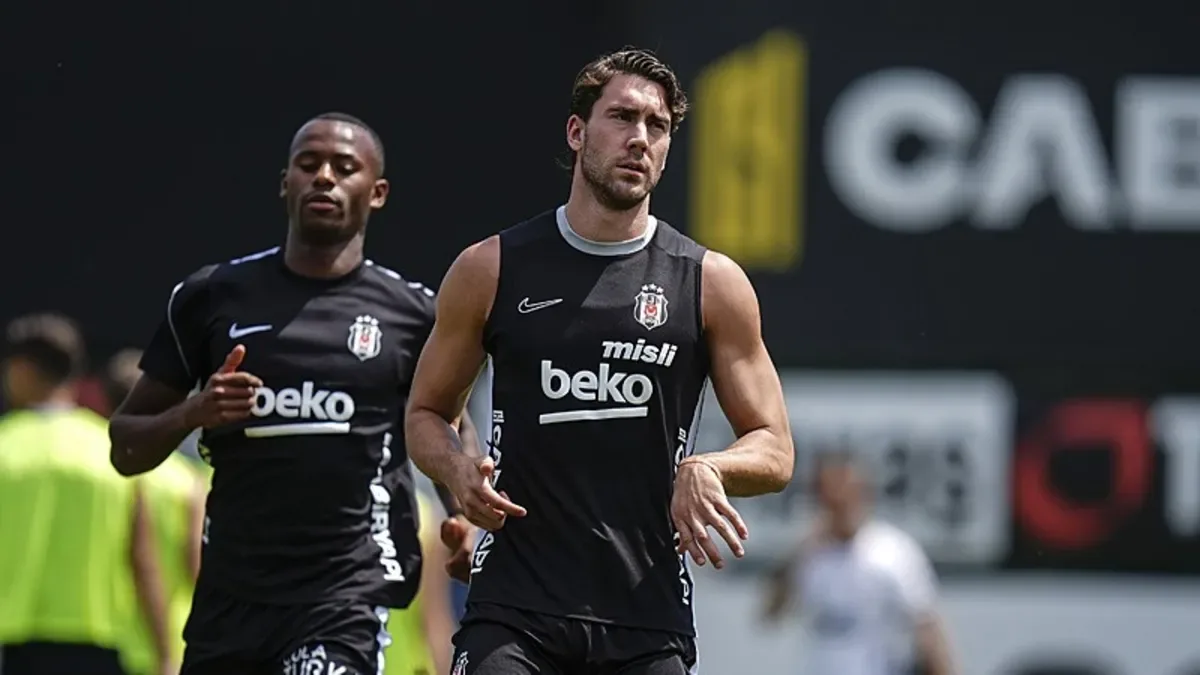 Beşiktaşlı taraftarlardan yeni transfer Dusan Vlahovic’e sevgi seli!