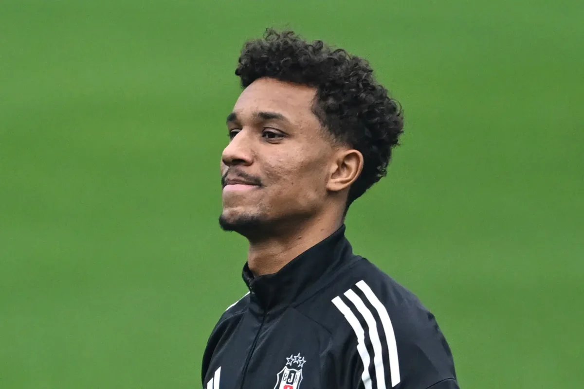 Beşiktaş'ta beklenen ayrılık sonunda gerçekleşti! Yeni takımı açıklandı