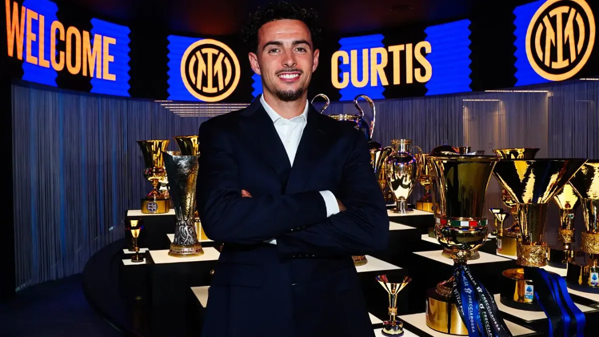 Inter, Curtis Jones ile sözleşme imzaladı