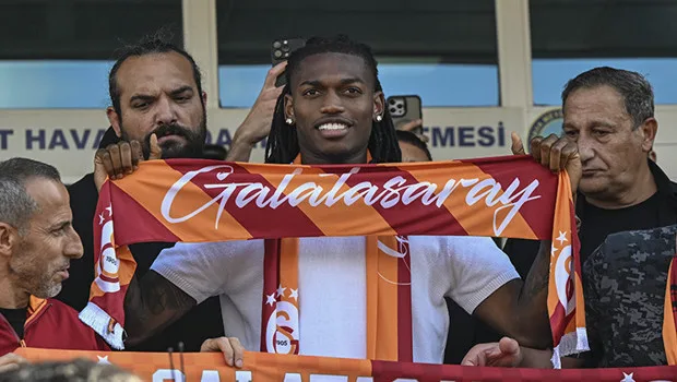 Galatasaray'ın yeni transferi Rafael Leao İstanbul'da! 'Aston Villa'yı reddettim'