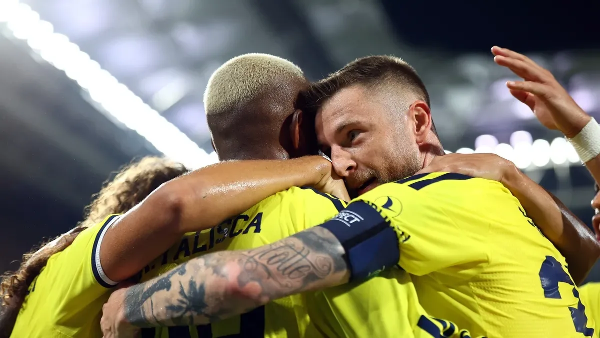 SON DAKİKA | Fenerbahçe'nin Şampiyonlar Ligi play-off turundaki rakibi belli oldu! İşte maç tarihleri...