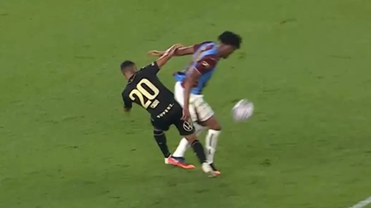 Trabzonspor penaltı bekledi! İşte o pozisyon
