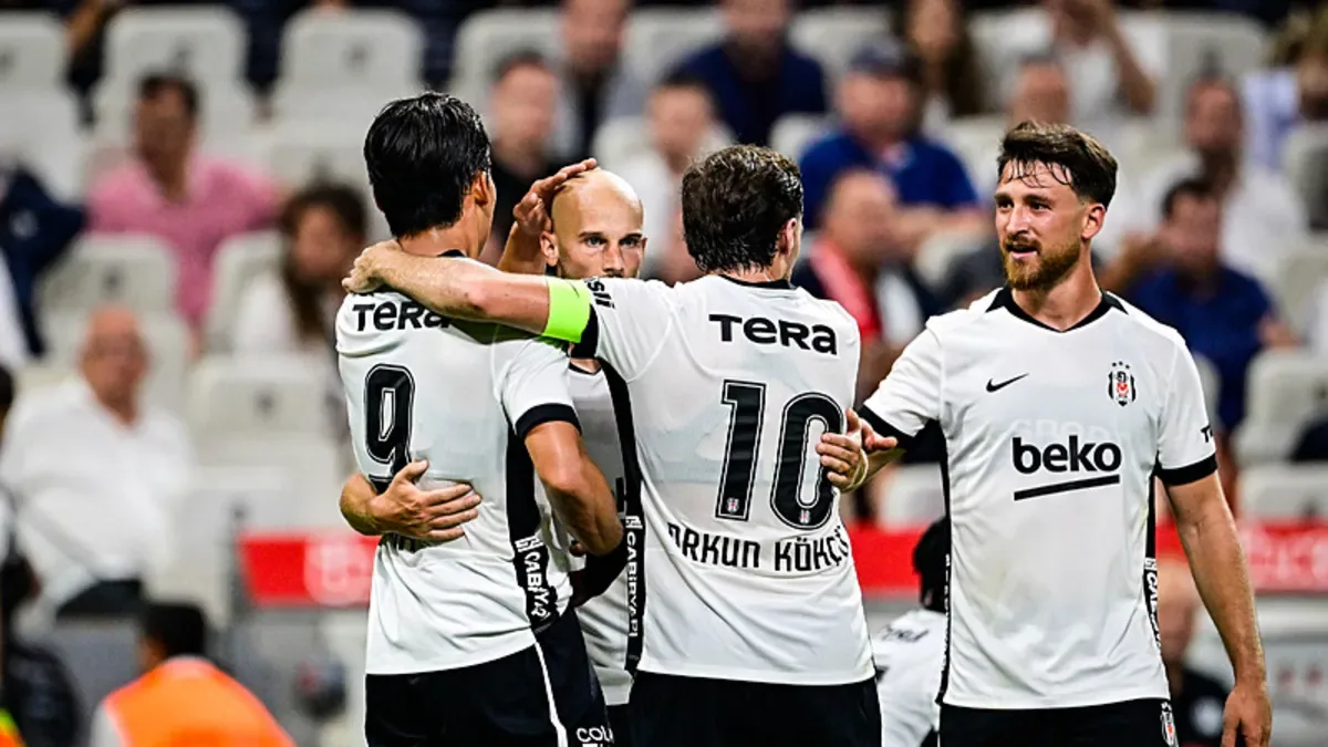 Beşiktaş sahasında Hradec Kralove'yi yenerek turladı!