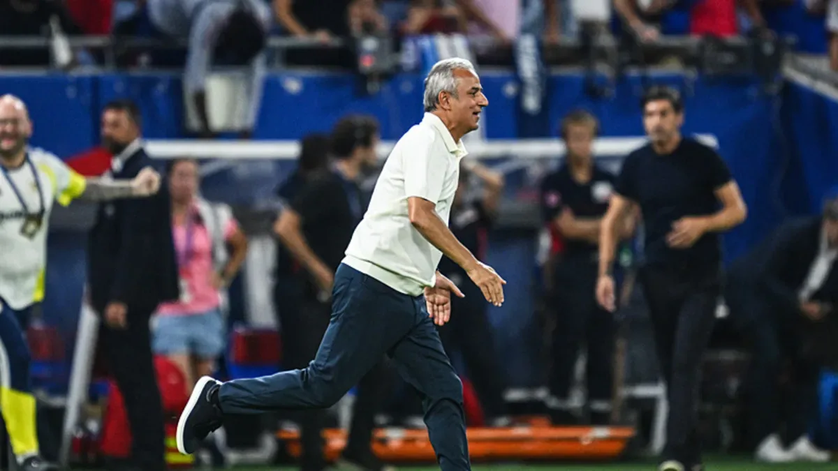 Lyon zaferi sonrası Fenerbahçe'den peş peşe paylaşımlar!