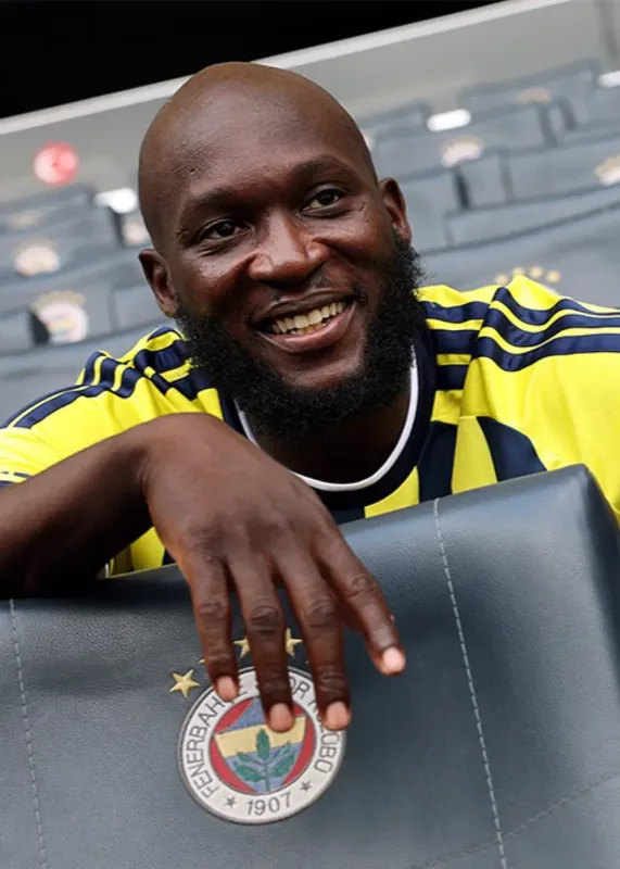 Fenerbahçe'nin UEFA kadrosunda değişiklik
