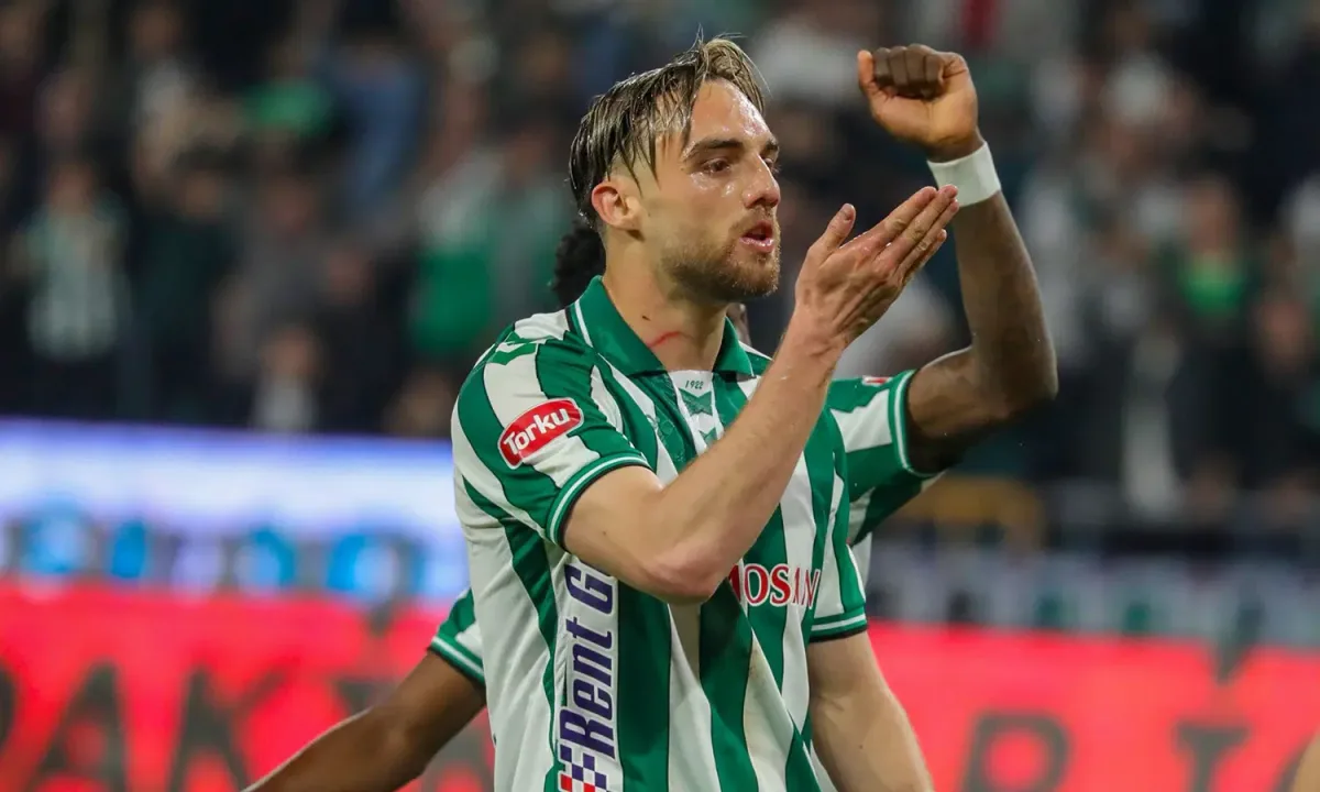 Galatasaray'dan ayrılıp Konyaspor'a transfer olan Berkan Kutlu'dan flaş karar! Bizzat duyurdu