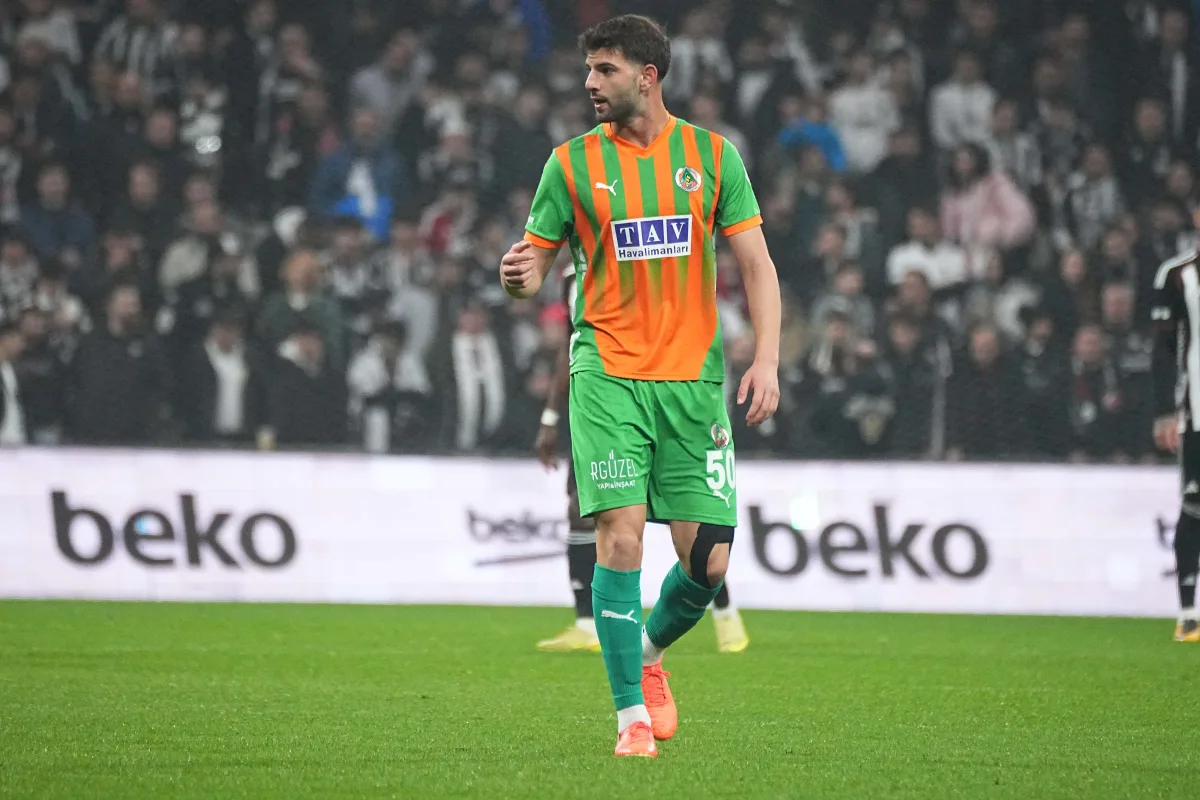 Adı Fenerbahçe ile anılan yıldız için resmi açıklama geldi