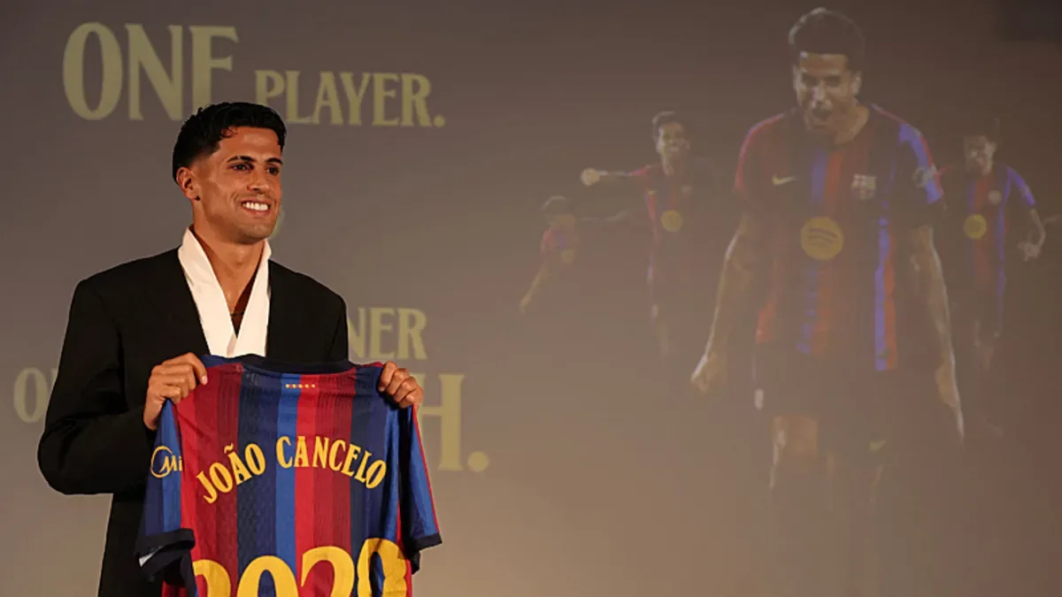 Barcelona, Joao Cancelo transferini açıkladı!