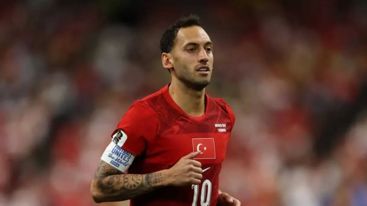 Galatasaray'dan Hakan Çalhanoğlu sürprizi! Canlı yayında açıkladı