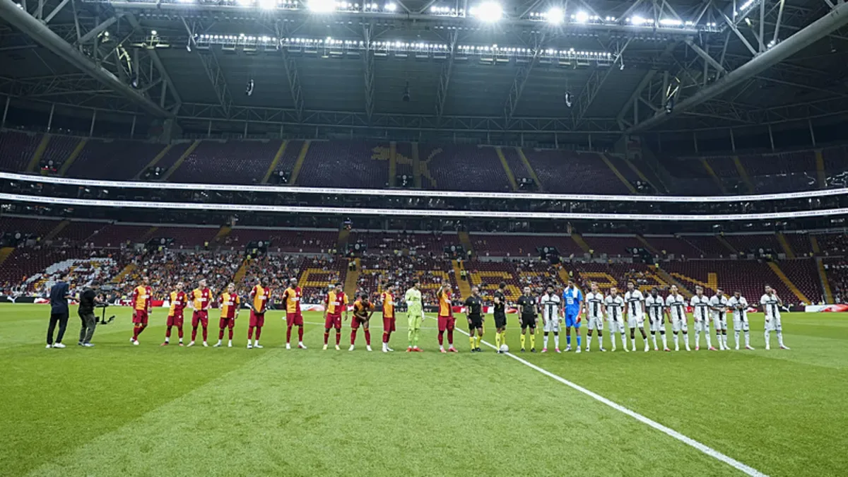 Galatasaray taraftarından Dursun Özbek’e tepki!