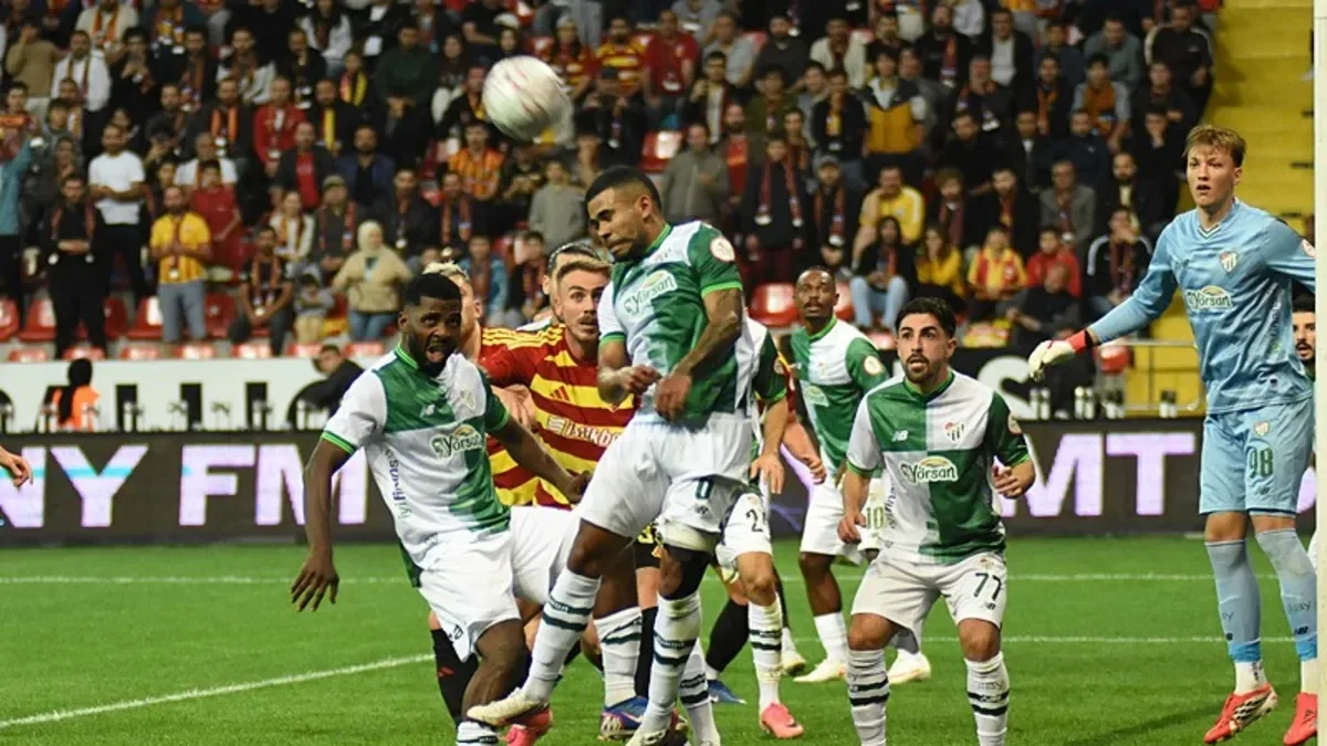 Bursaspor Kayseri'de Kazandı! Yeşil-Beyazlılar deplasmanda Metro Holding Kayserispor'u 2-1’lik skorla mağlup etti