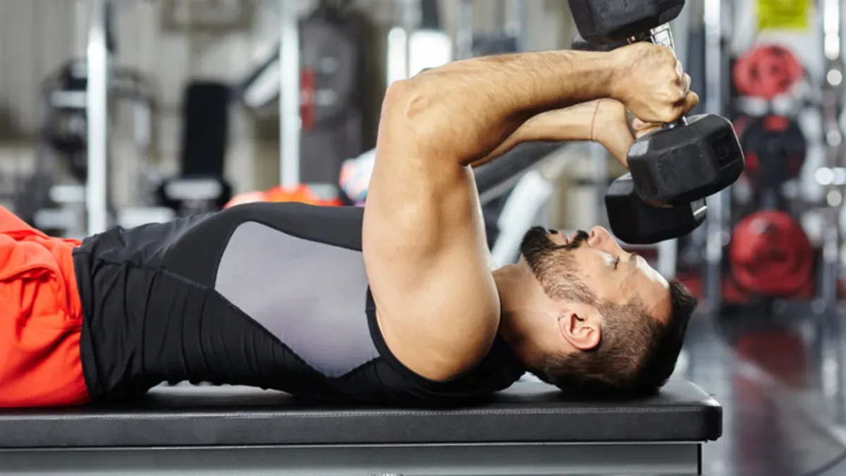 Dumbbell pullover nasıl yapılır?