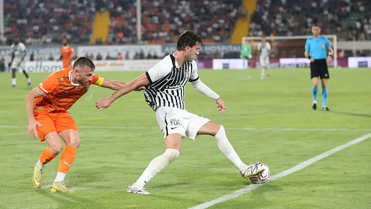 Alanyaspor - Beşiktaş maçındaki tartışmalı pozisyonla ilgili hakemlere suç duyurusu