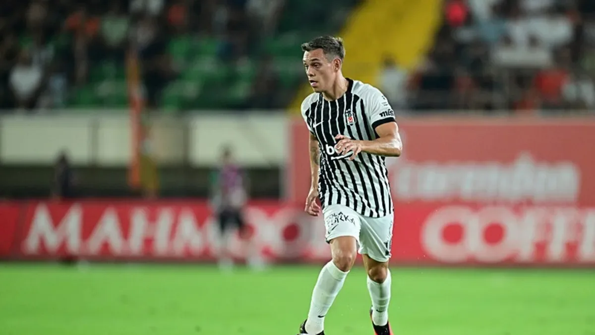 Beşiktaş'ta Leandro Trossard'dan kırmızı kart ve VAR tepkisi!