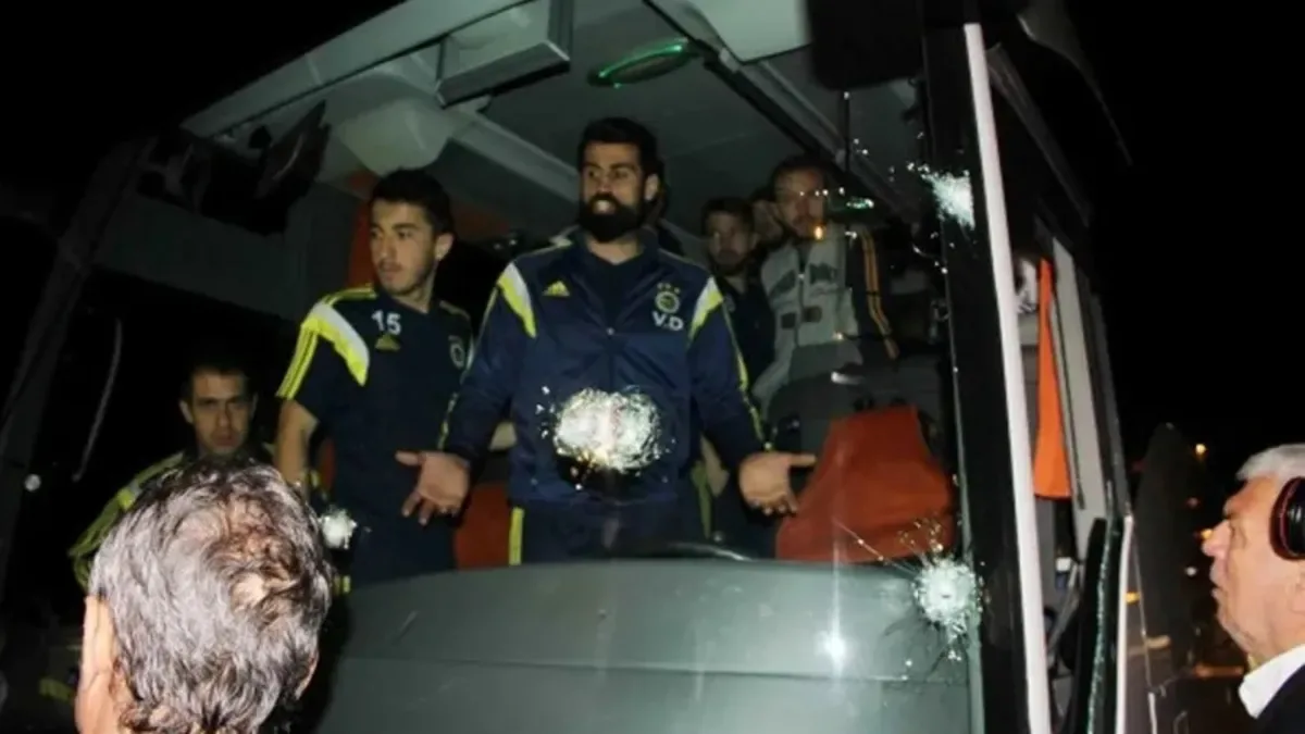Adalet Bakanı Akın Gürlek açıkladı! Fenerbahçe otobüsüne saldırı soruşturmasında 5 şüpheliye operasyon