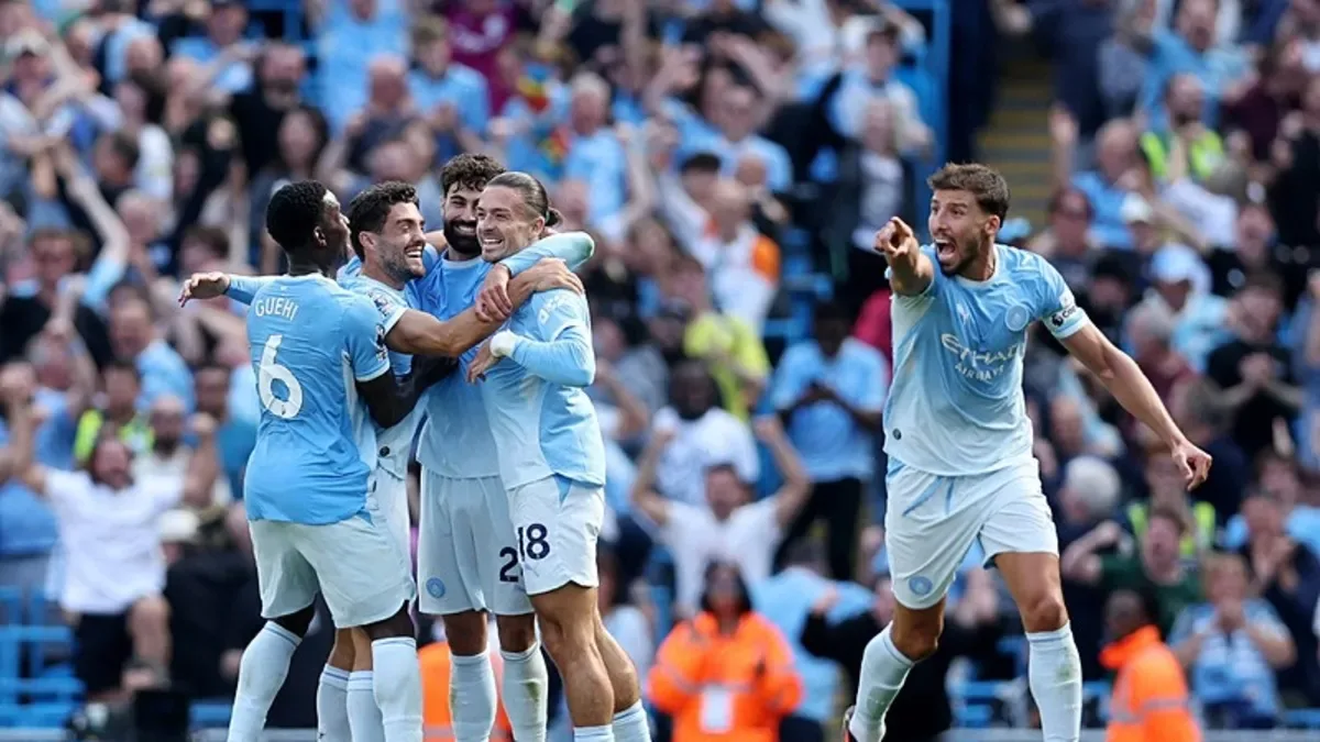 Manchester City 2. yarıda geri döndü! Lige galibiyetle başladı