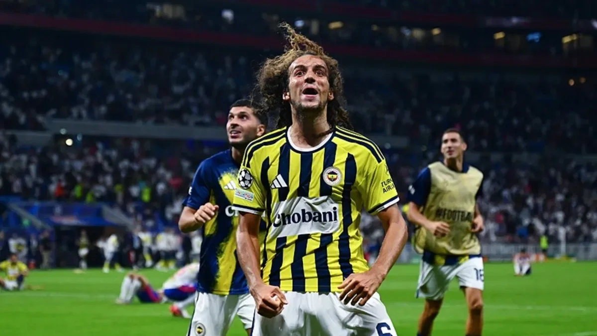 Lyon-Fenerbahçe maçı sonrası skandal görüntü! İşte Guendouzi'ye saldırı anı