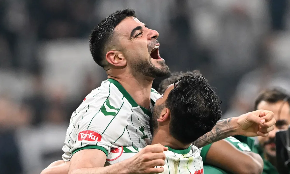 Konyaspor, Adil Demirbağ'ı isteyen 2 takımı isim vererek açıkladı