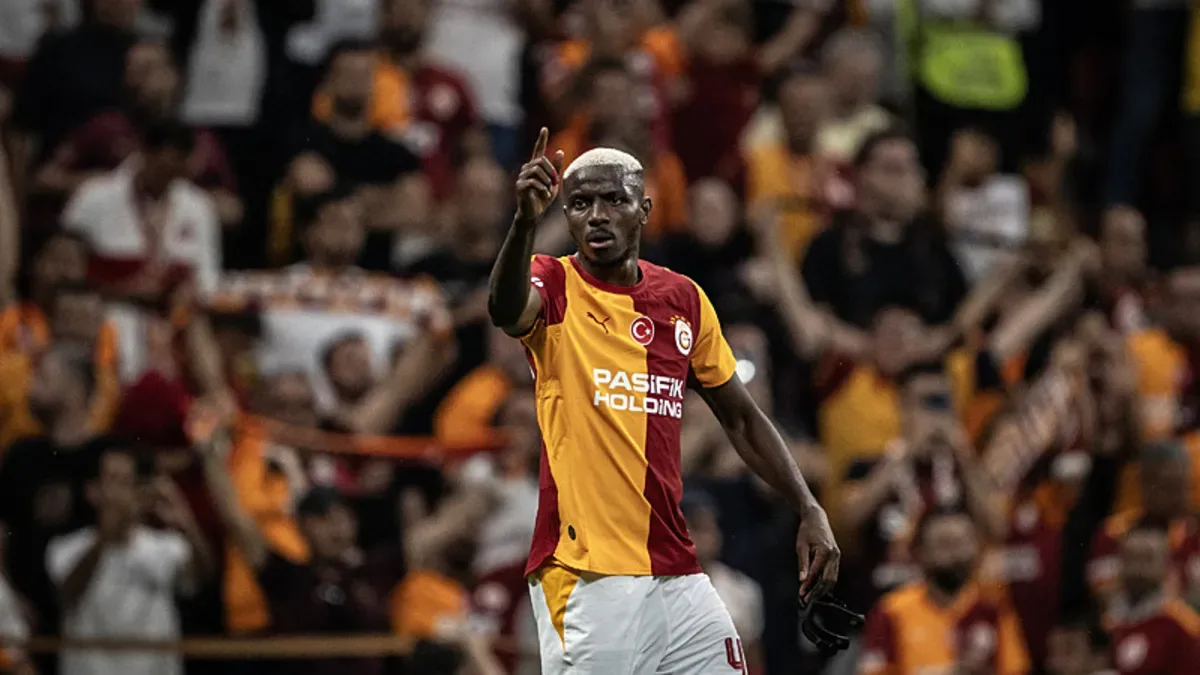 Galatasaray'da Victor Osimhen'den transfer iddialarına yanıt!