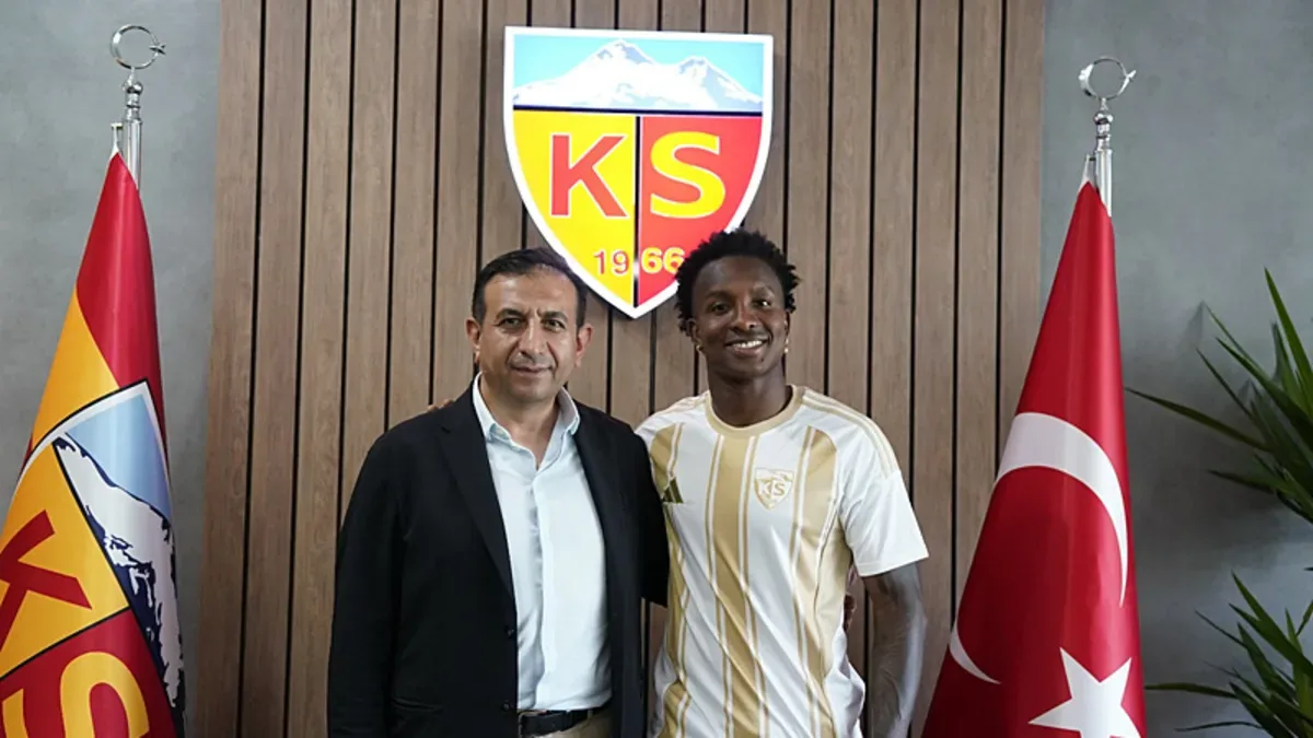 Kayserispor, 15 futbolcuyu kadrosuna kattı