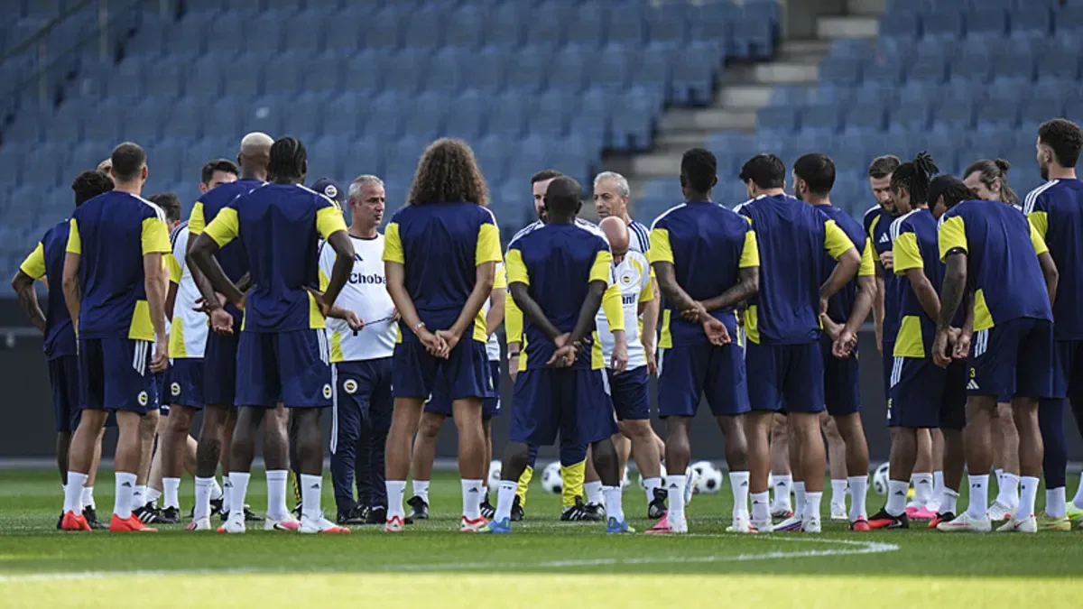 Fenerbahçe tur için sahada! İşte İsmail Kartal'ın Sturm Graz maçı muhtemel 11'i