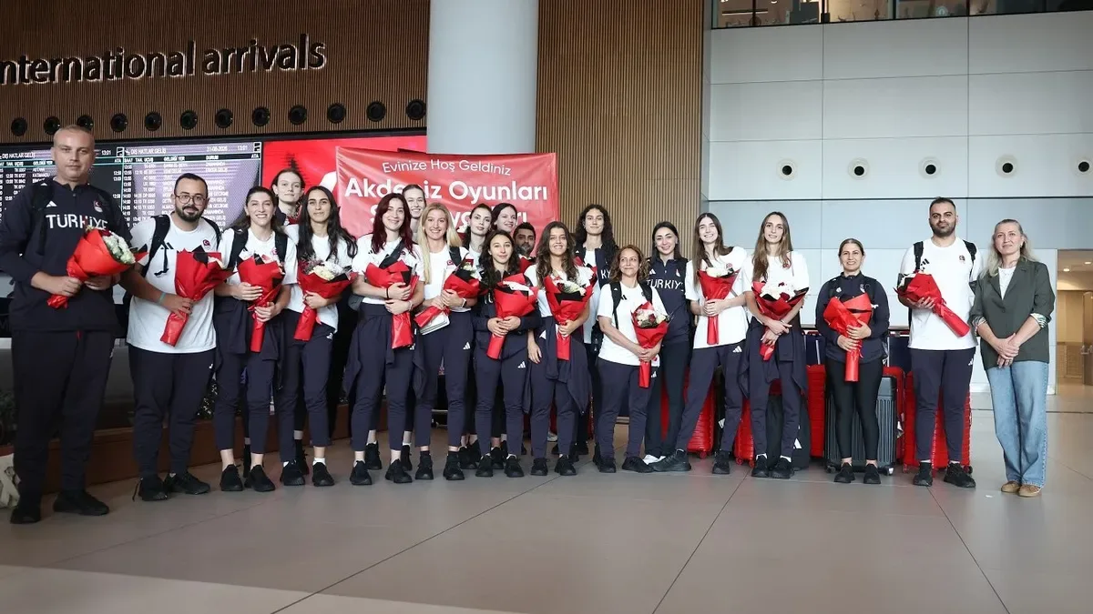 Kadın Milli Voleybol Takımı, altın madalya ile yurda döndü!