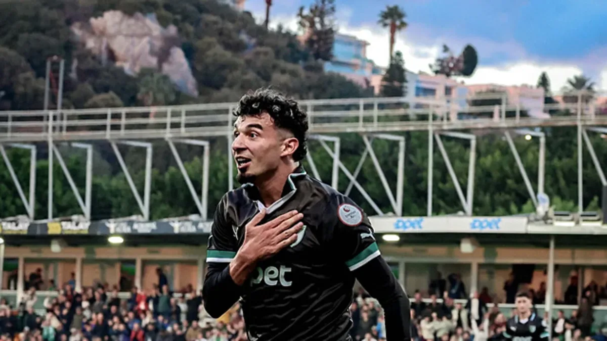 Göztepe, Gökdeniz Bayrakdar transferini bitirdi