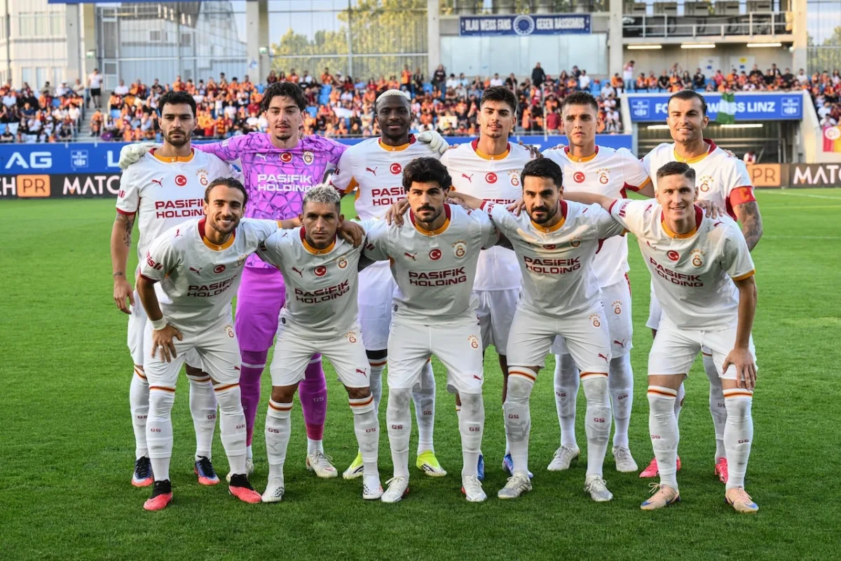 Dursun Özbek için zor gece! Taraftardan transfer protestosu