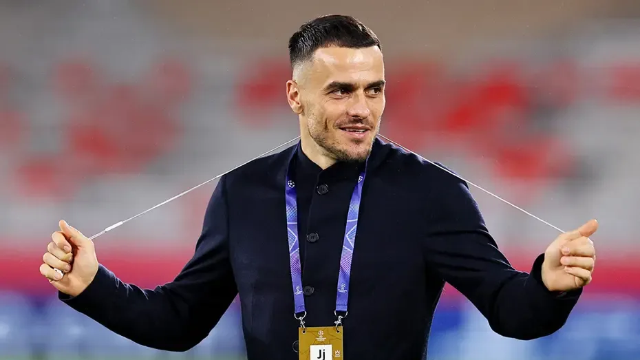 Filip Kostic 2 yıllık imzaya doğru