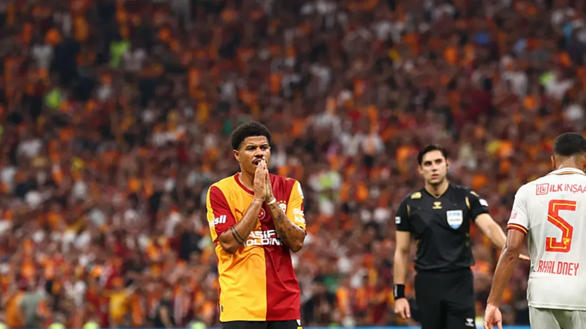Galatasaray'da Gabriel Sara’dan Rafael Leao sözleri!