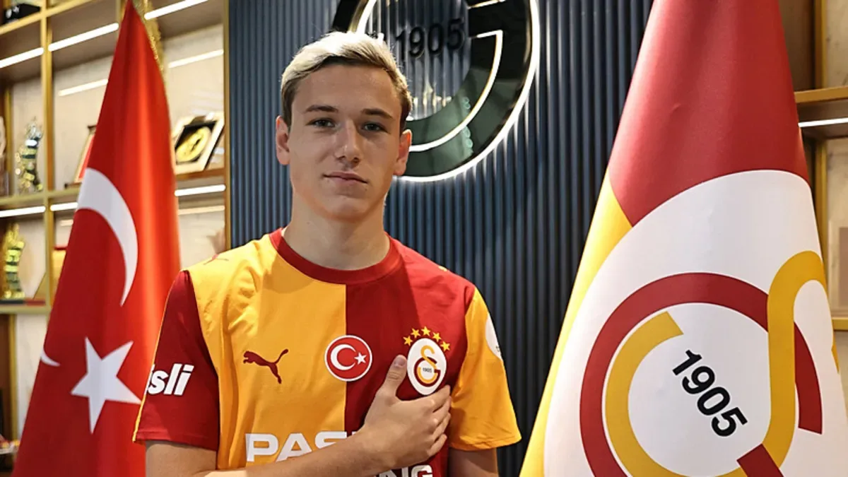 Okan Buruk'tan yeni transfer Aleksey Batrakov için kritik karar!