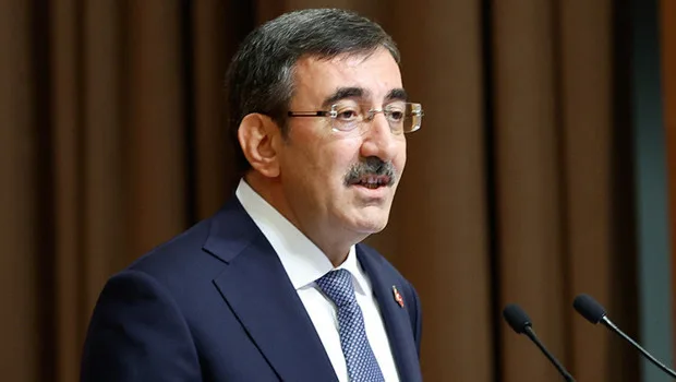 Cumhurbaşkanı Yardımcısı Cevdet Yılmaz, FIVB Milletler Ligi şampiyonu A Milli Kadın Voleybol Takımı'nı kutladı