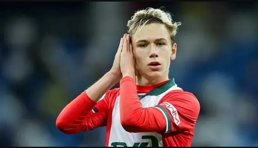 Galatasaray'da 'istifa' tepkisi yönetimi harekete geçirdi, transfer imzaya kaldı