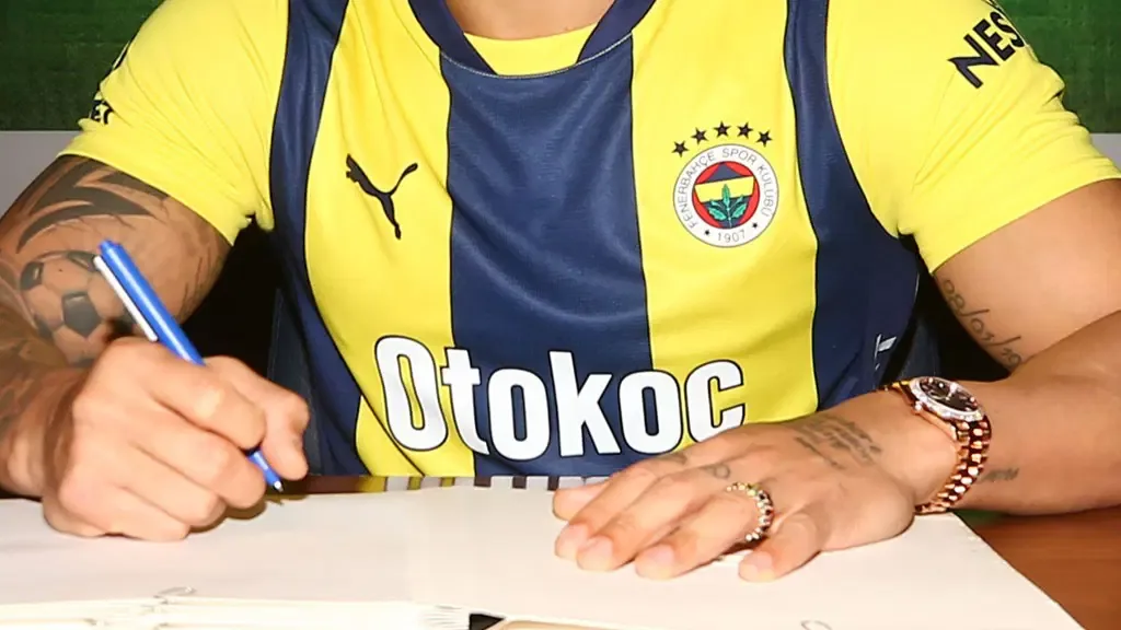 Ve Fenerbahçe'ye beklediği teklif geldi! Maaşının yüzde 70'ini ödemeye hazırlar
