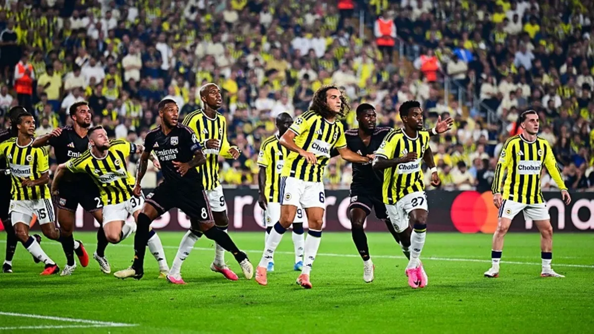 Fenerbahçe Lyon ile Kadıköy'de berabere kaldı!