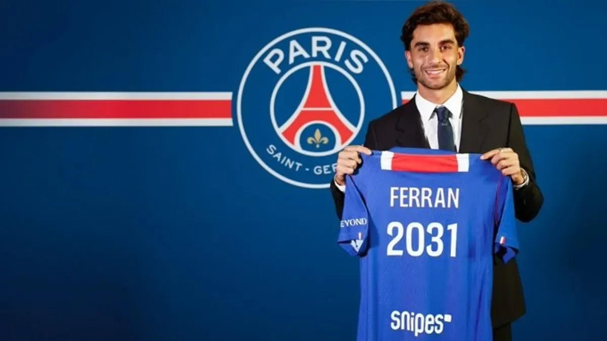 PSG, Ferran Torres'i renklerine bağladı
