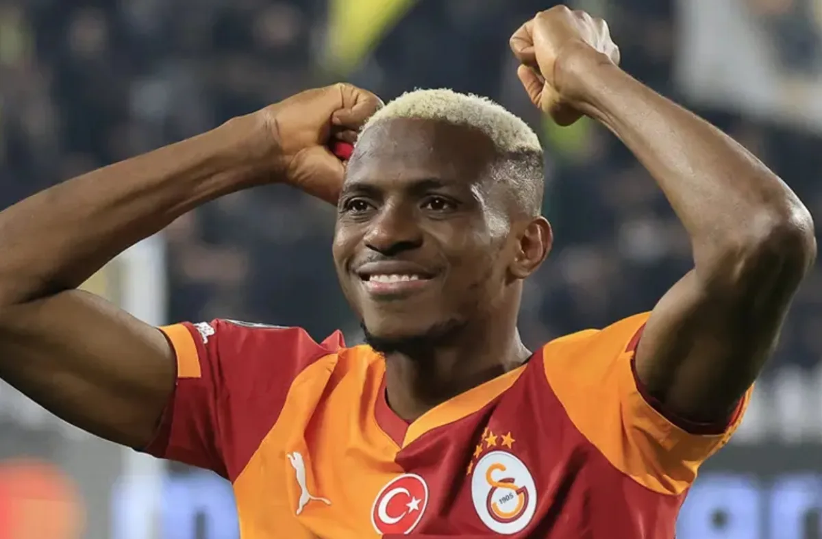 Menajerler Victor Osimhen'i rahat bırakmıyor