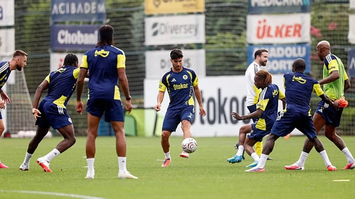 Fenerbahçe, Sturm Graz maçı kamp kadrosunu açıkladı!